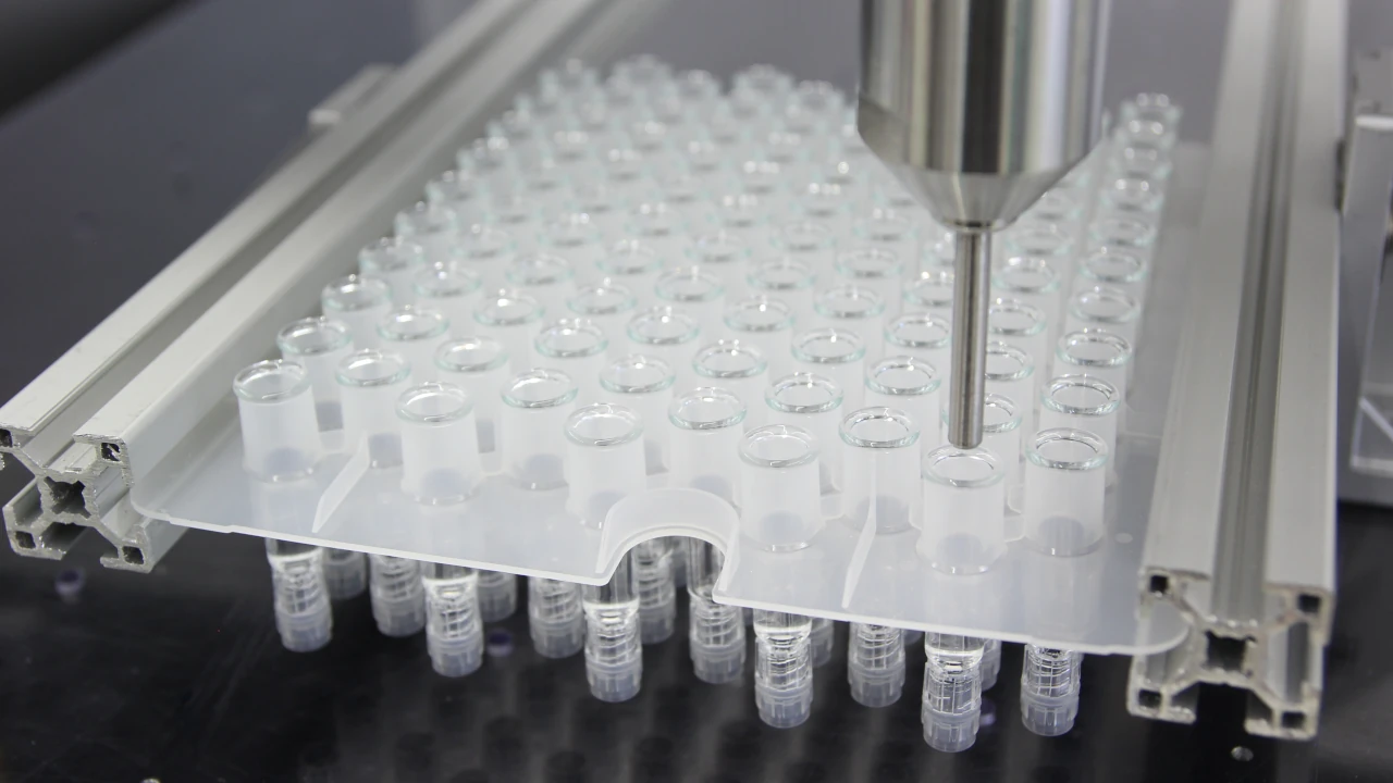 Process-reliable filling of high-viscosity products in medical technology